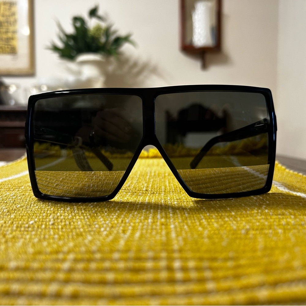 Saint Laurent Betty 183 Black/Silver Sunglasses